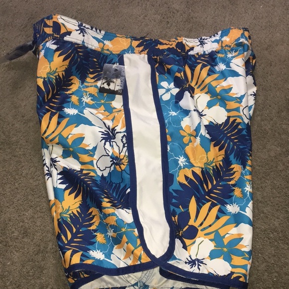 NWT Joe Boxer Hibiscus Swim Trunks - Picture 5 of 6